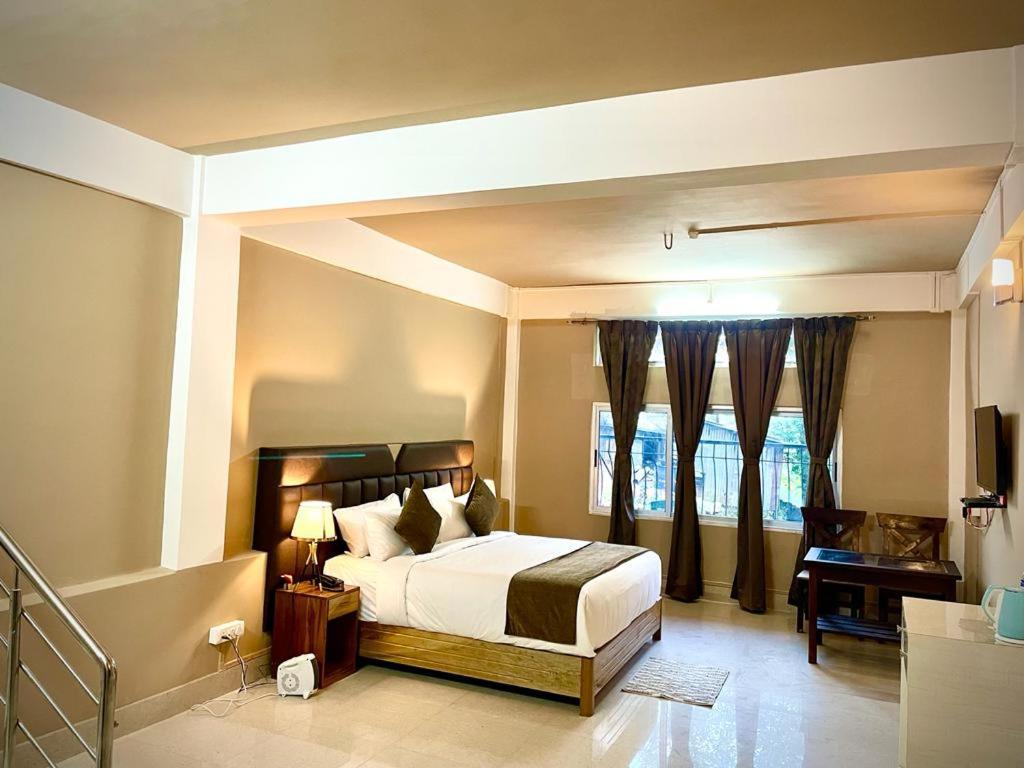 La Colline Resort Kohima Luaran gambar