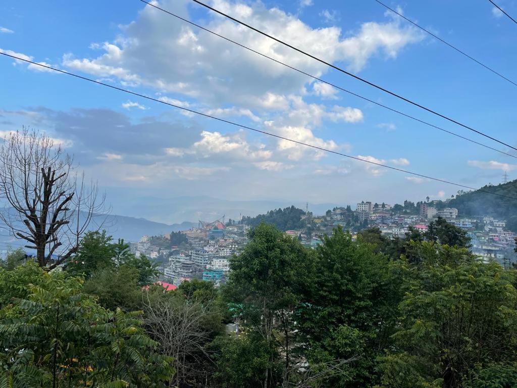 La Colline Resort Kohima Luaran gambar