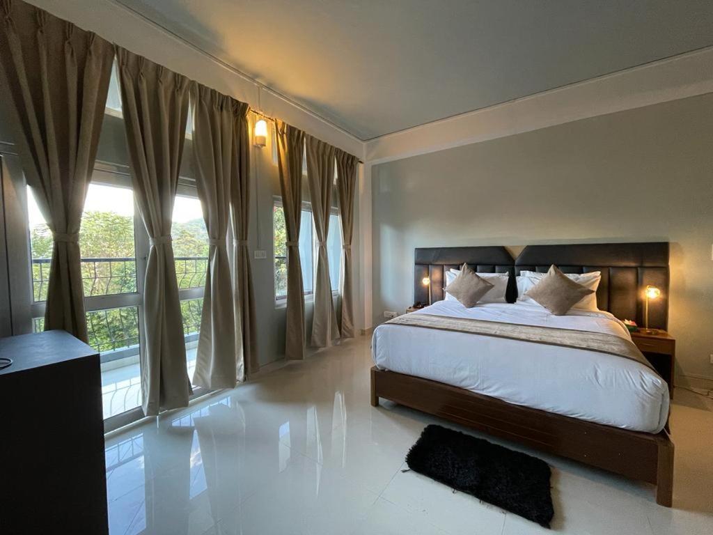 La Colline Resort Kohima Luaran gambar