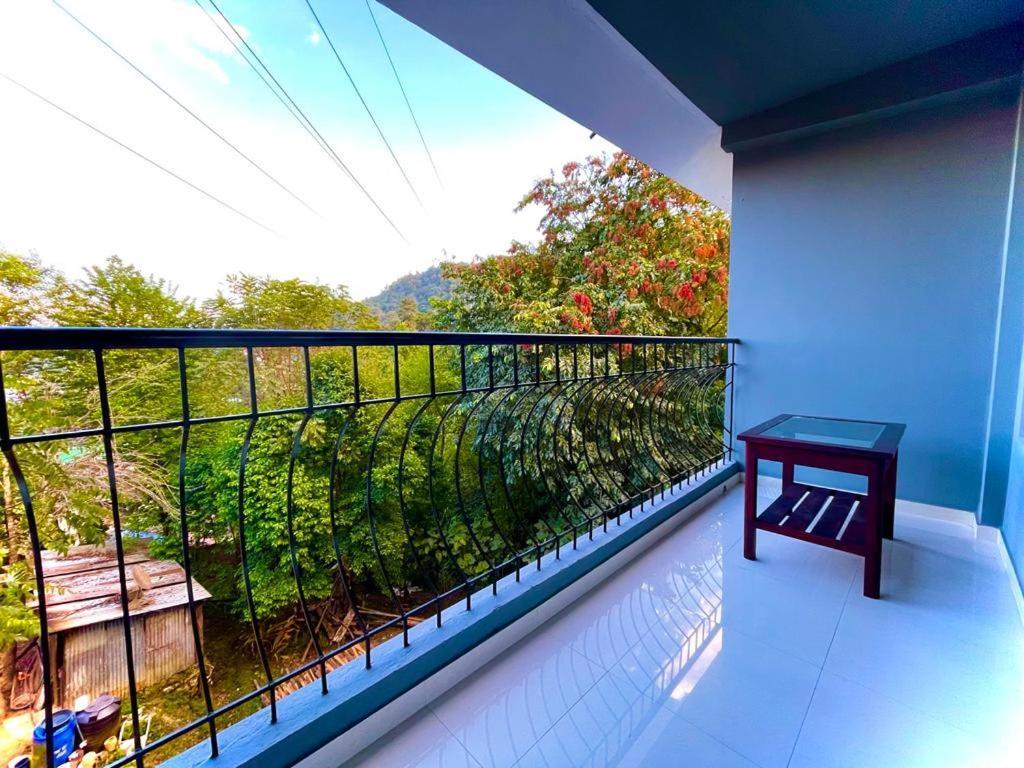 La Colline Resort Kohima Luaran gambar