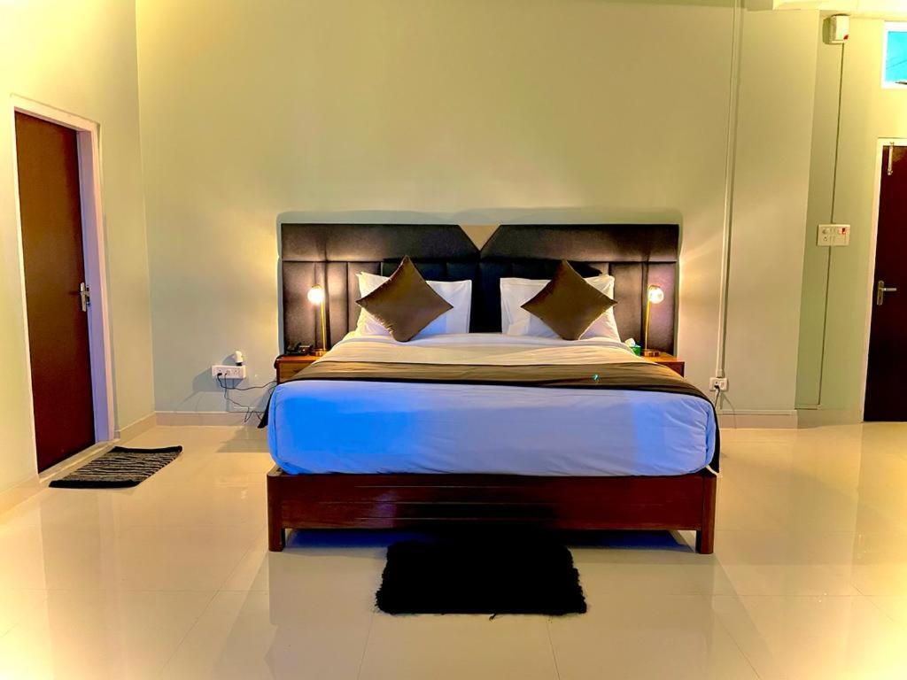 La Colline Resort Kohima Luaran gambar